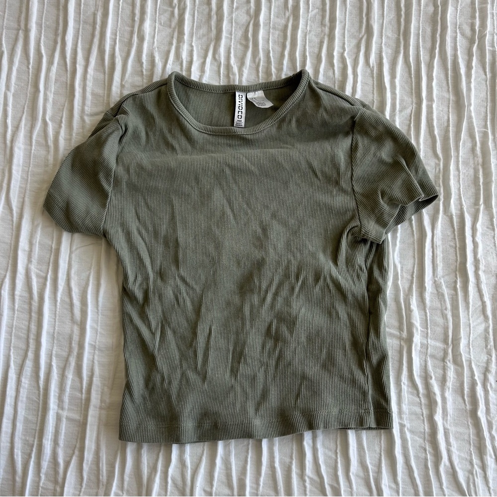 H&M - Green Ribbed T-Shirt